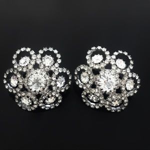 ✨Sparkling Blossom 🌸 Stud Earrings